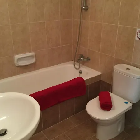 Poolside 2 Bedroom Apt, Riviera, Universal Area * パ フォス