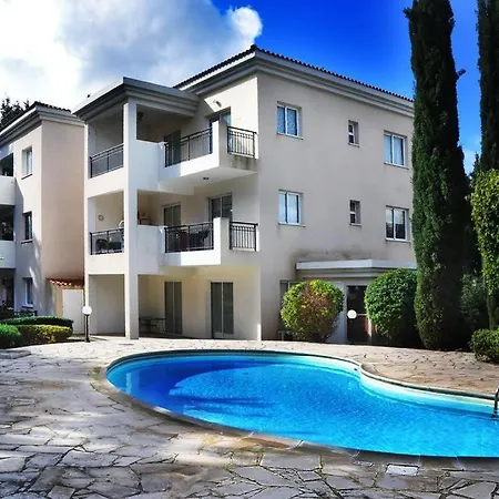 Poolside 2 Bedroom Apt, Riviera, Universal Area パ フォス